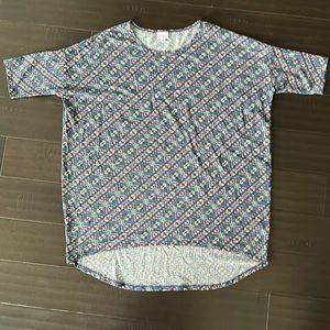 Lularoe L Irma T-shirt.